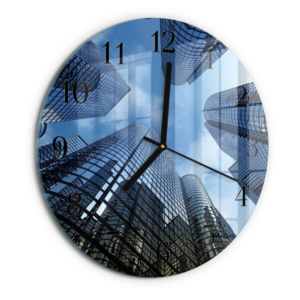 Wanduhr rund Glasgebäude
