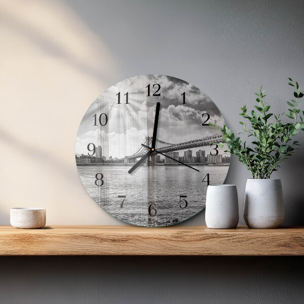 Wanduhr rund Brücke
