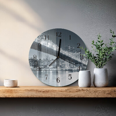 Wanduhr rund Brücke