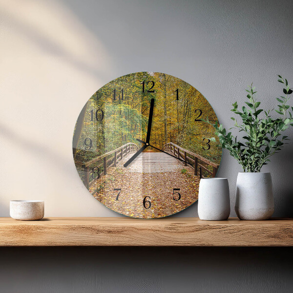 Wanduhr rund Waldbrücke