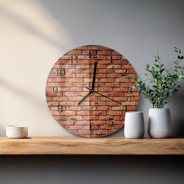 Wanduhr rund Ziegelmauer