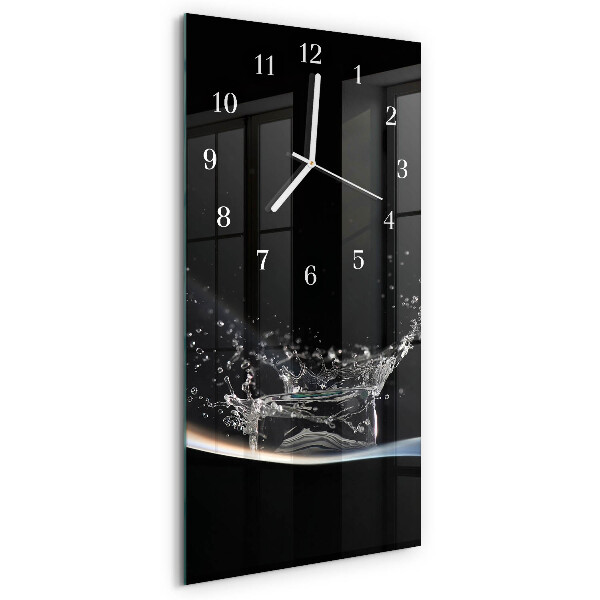 Vertikale Uhr Wasser