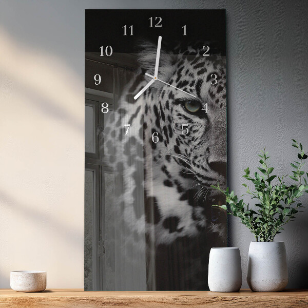 Vertikale Uhr Tiger