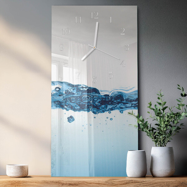 Vertikale Uhr Wasser