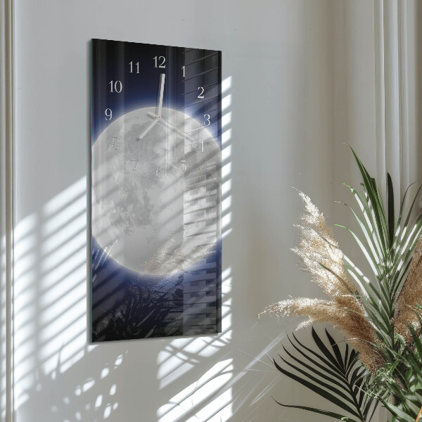 Vertikale Uhr Mond