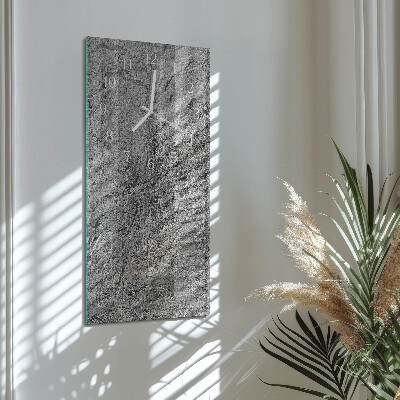 Vertikale Uhr Betonwand