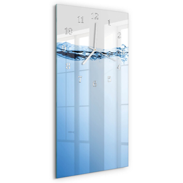 Vertikale Uhr Wasser