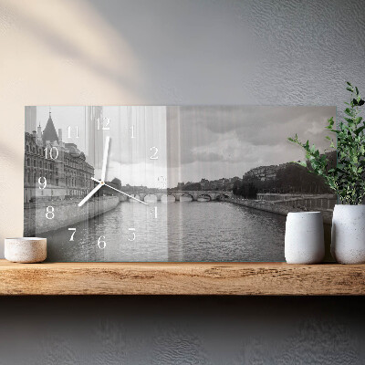 Horizontale Uhr Brücken von Paris