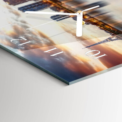 Horizontale Uhr Paris am Abend