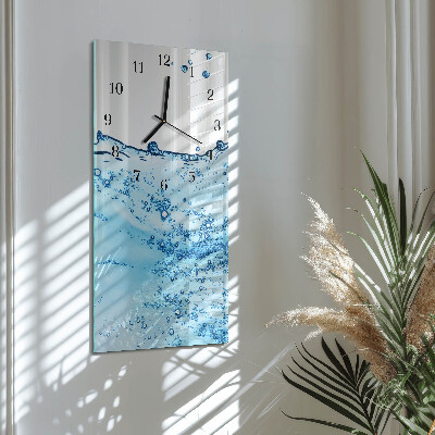 Vertikale Uhr Wasser