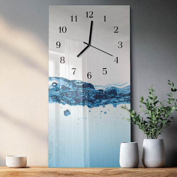 Vertikale Uhr Wasser
