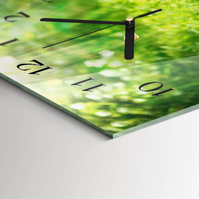 Horizontale Uhr Ein Korb mit Äpfeln