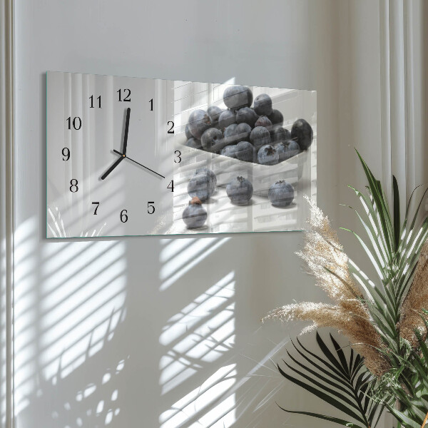 Horizontale Uhr Beeren